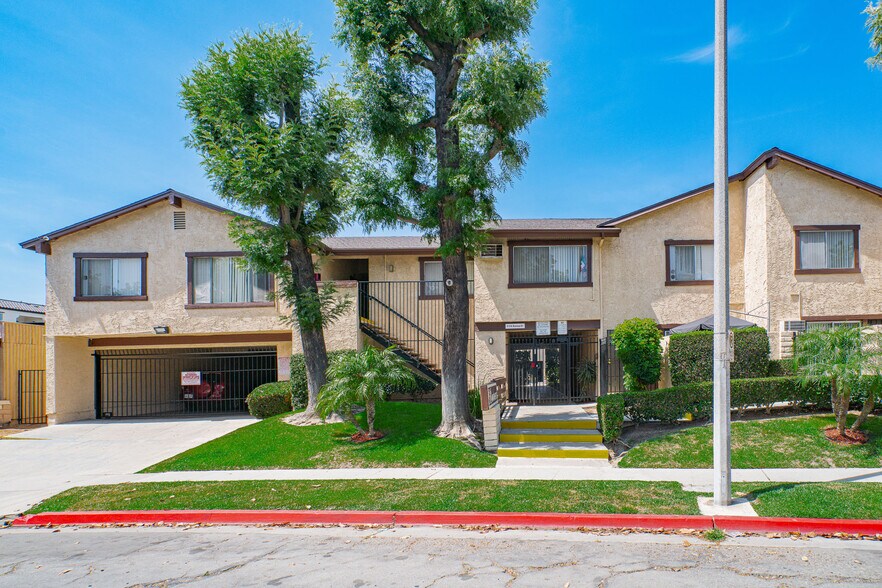 More Photos Of 918 Romneya Dr, Anaheim Apartments For Sale