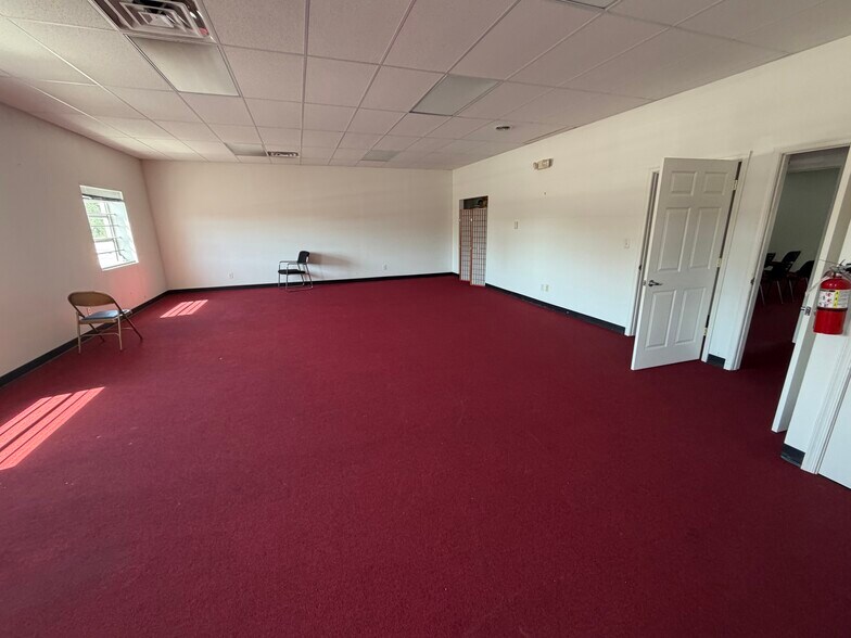 More Photos Of 3015 Earl Pl NE, Washington Office For Lease