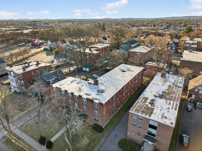 More Photos Of 27 Imlay St, Hartford Apartments For Sale