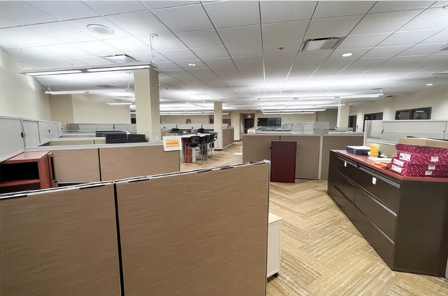 More Photos Of 2807 S State St, Saint Joseph Office For Sale