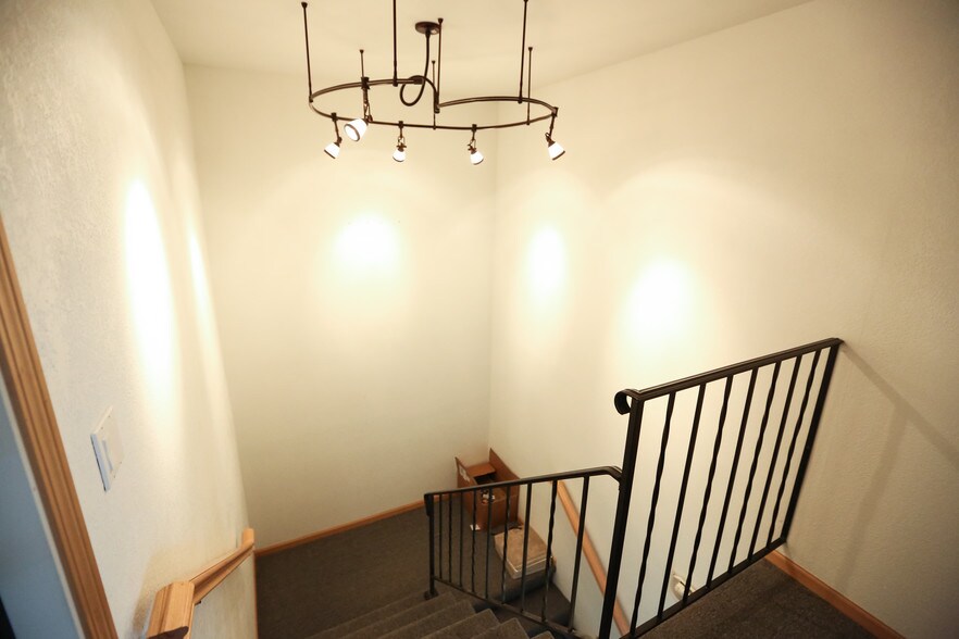 More Photos Of 6524 Seybold Rd, Madison Flex For Sale