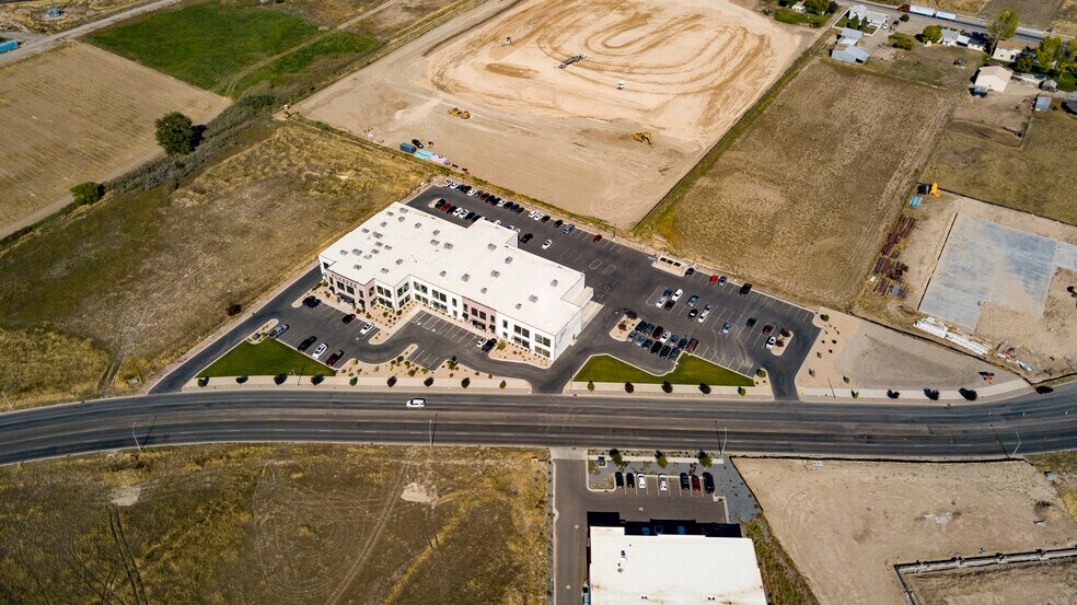 More Photos Of 1374 American Way, Payson Showroom For Sale