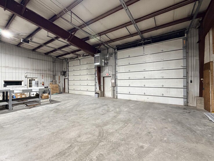 More Photos Of 4314 Centurion Dr, Bismarck Warehouse For Sale