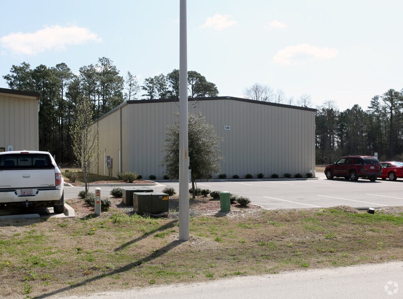 More Photos Of 130 Division Dr, Leland Flex For Sale