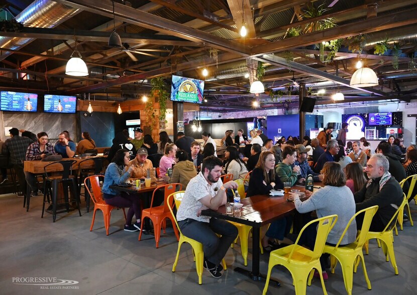 More Photos Of 330 3rd St, Redlands Restaurant For Lease