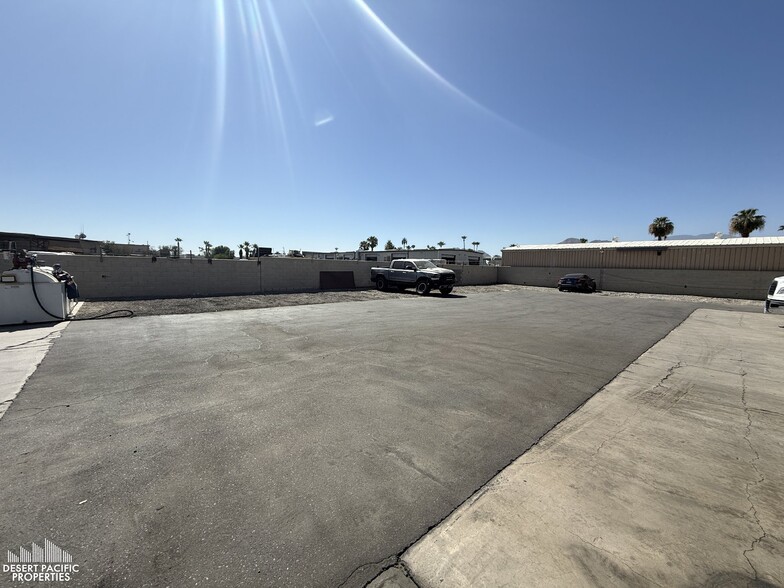 More Photos Of 74883 Velie Way, Palm Desert Service For Lease