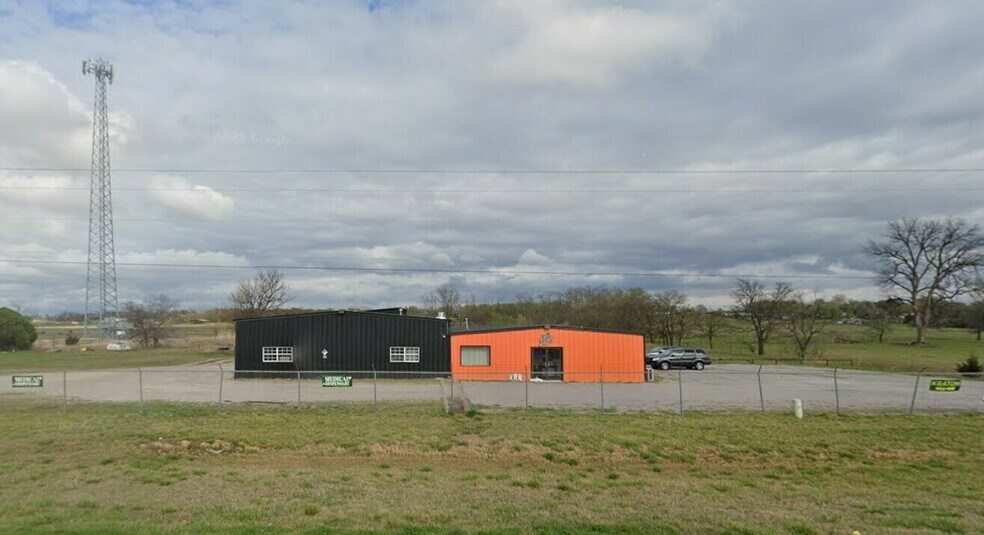 More Photos Of 700 N Main St, Lexington Warehouse For Lease