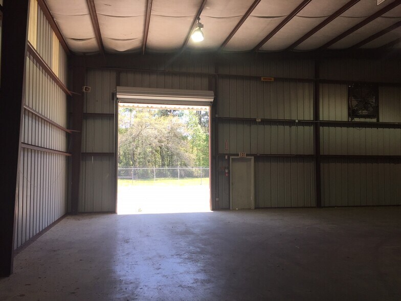 More Photos Of 19146 Highway 190 E, Hammond Warehouse For Lease