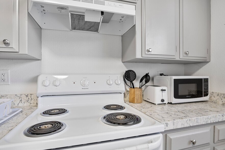 More Photos Of 116 Covena Ave, Modesto Apartments For Sale