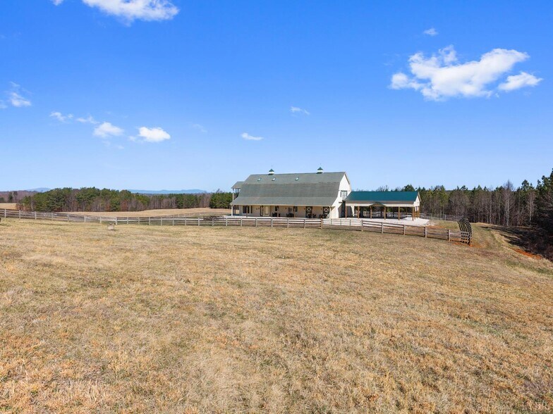 More Photos Of 1433 Piney Mountain Rd, Appomattox Specialty For Sale