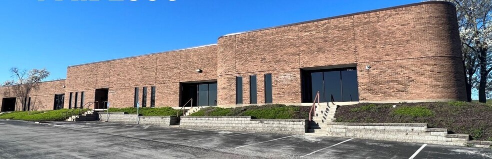 More Photos Of 824-830 Fee Fee Rd, Saint Louis Unknown For Lease