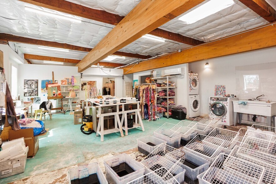 More Photos Of 3425 SE Yamhill St, Portland Loft Creative Space For Sale