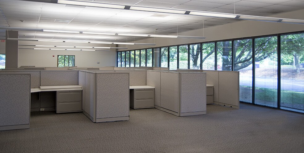 More Photos Of 2211 Newmarket Pky SE, Marietta Office For Lease