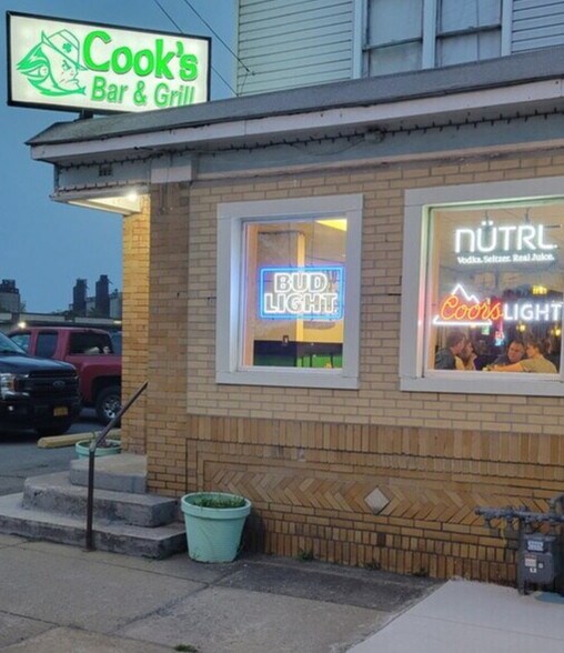 Primary Photo Of 222 Katherine St, Buffalo Restaurant For Sale