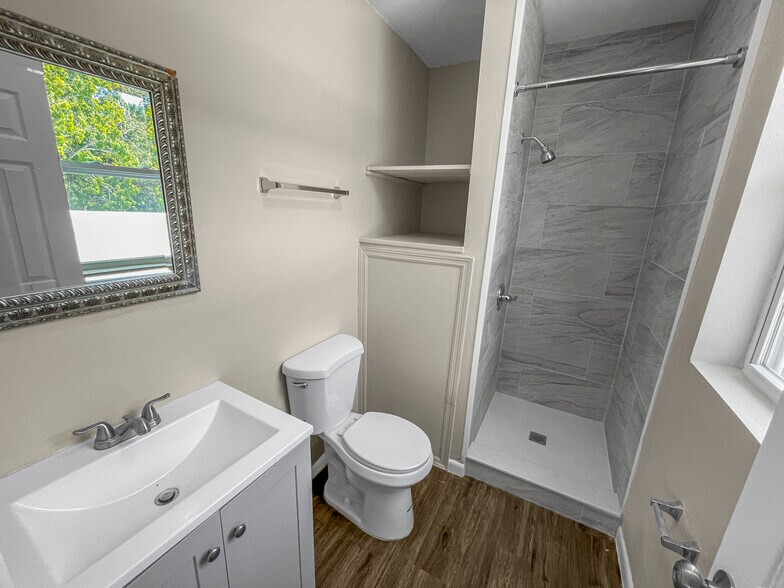 More Photos Of 321 W Ianthe St, Tavares Multifamily For Sale