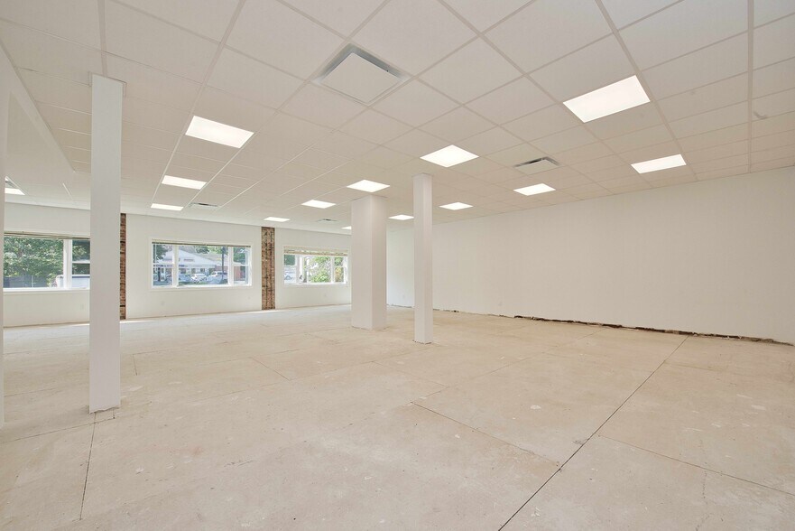 More Photos Of 121 Pulaski Rd, Kings Park Office For Sale