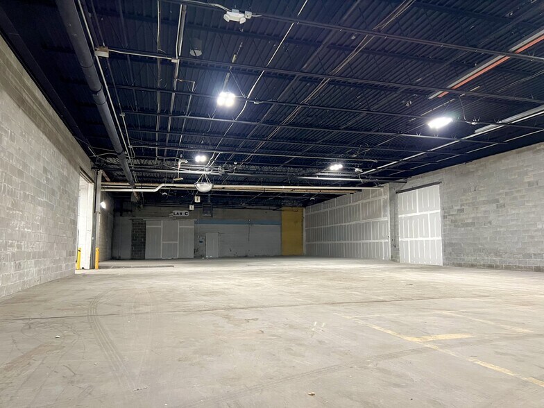 More Photos Of 18-38 Garvies Point Rd, Glen Cove Warehouse For Lease