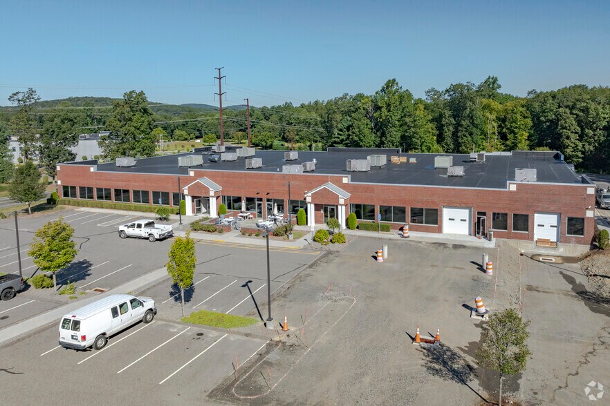 More Photos Of 111 Park Ridge Rd, Brookfield Light Manufacturing For Sale