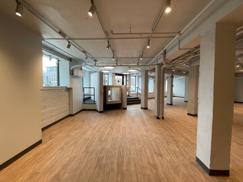 More Photos Of 1962 Beacon St, Brighton Apartments For Lease