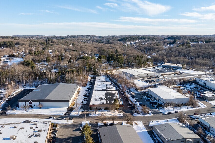 More Photos Of 9 Bonazzoli Ave, Hudson Warehouse For Sale