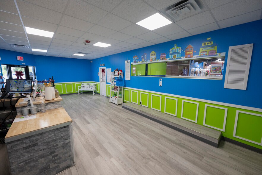 More Photos Of 5149 Powerline Rd, Fort Lauderdale Storefront For Sale