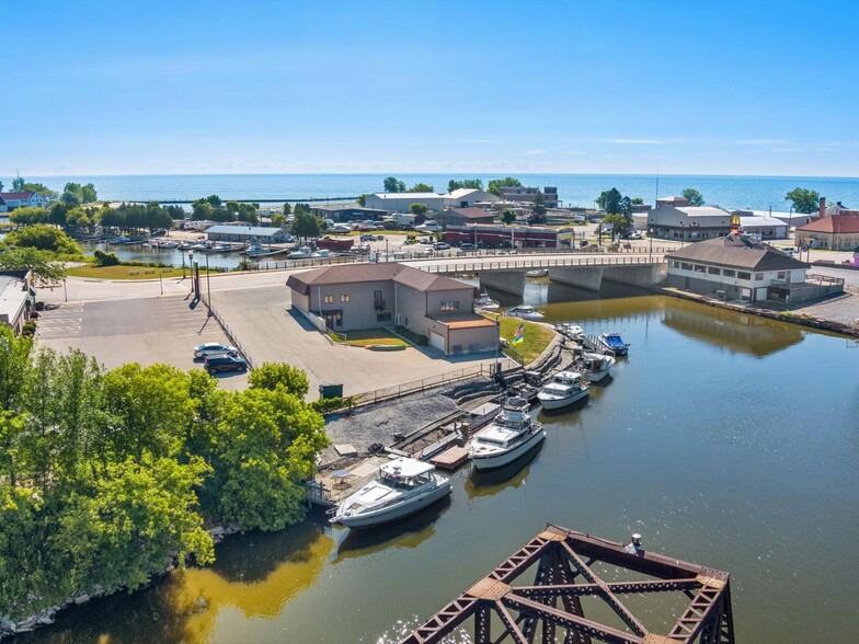 More Photos Of 1308 Washington St, Two Rivers Office Residential For Sale