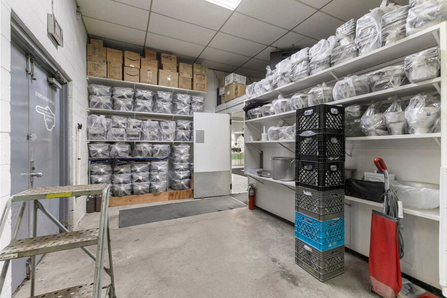 More Photos Of 24101 W Warren St, Dearborn Heights Freestanding For Sale