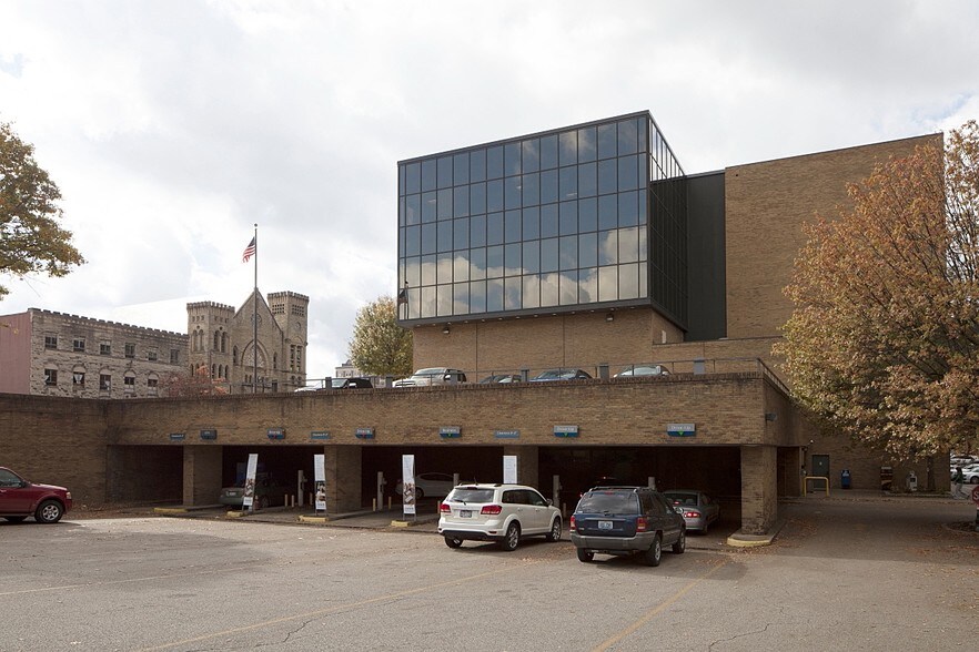 More Photos Of 1000 Fifth Ave, Huntington Medical For Lease