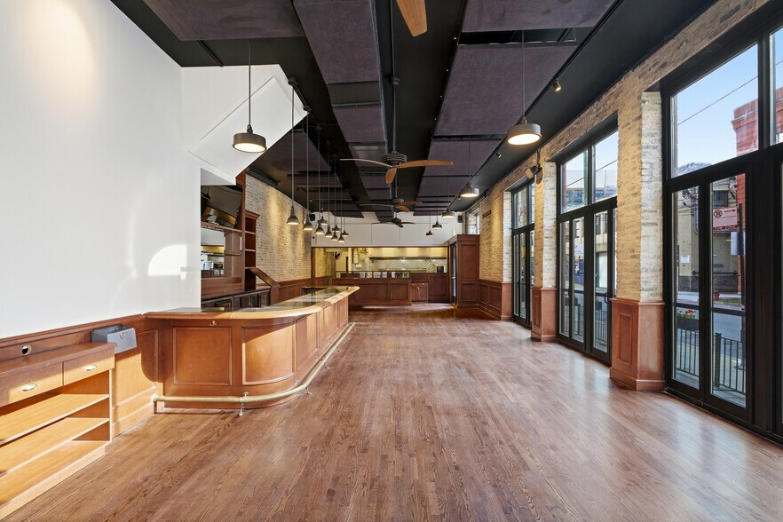 More Photos Of 1023 W Lake St, Chicago General Retail For Lease