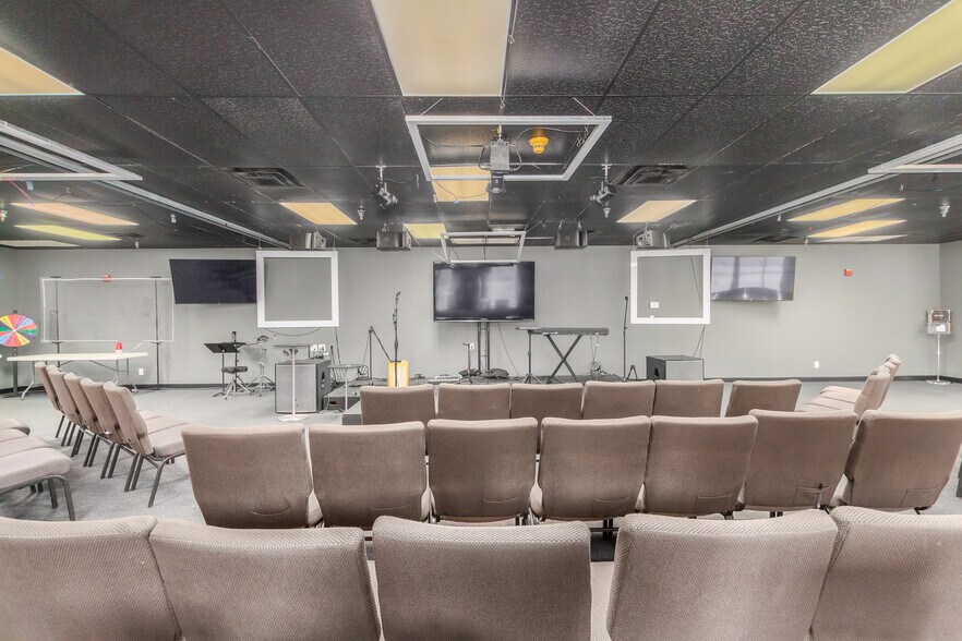 More Photos Of 655 E University Dr, Mesa Schools For Sale