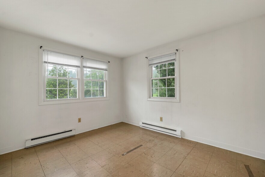 More Photos Of 4 Williams St, Lancaster Apartments For Sale