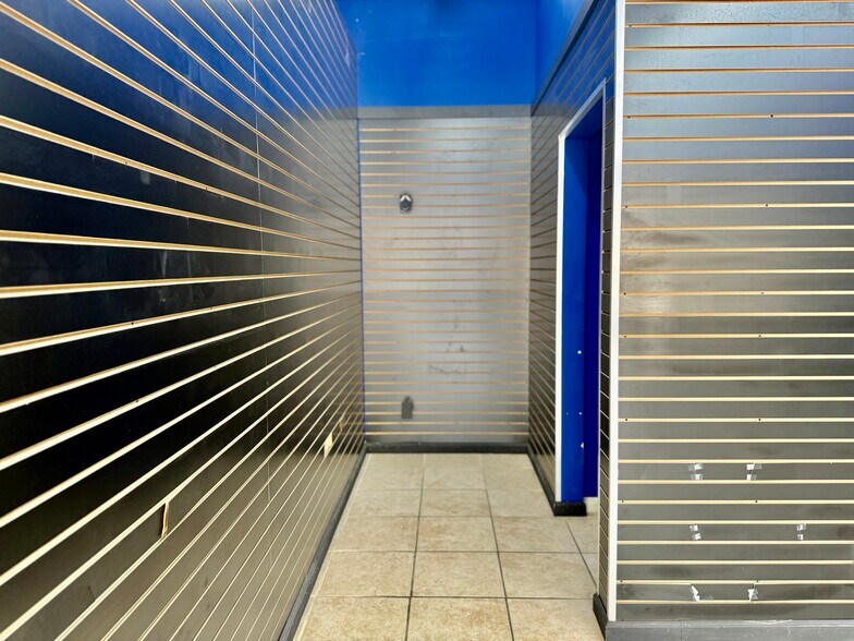 More Photos Of 234 Jericho Tpke, Mineola Storefront Retail Office For Lease