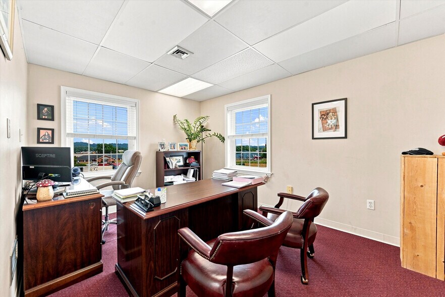 More Photos Of 1284 Gap Newport Pike, Avondale Medical For Sale