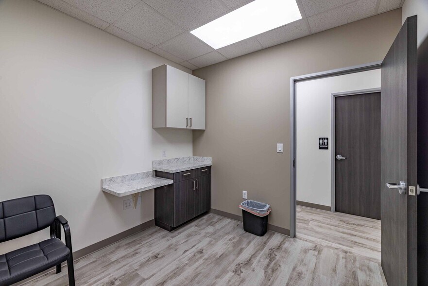 More Photos Of 27511 W IH-10, Boerne Medical For Lease