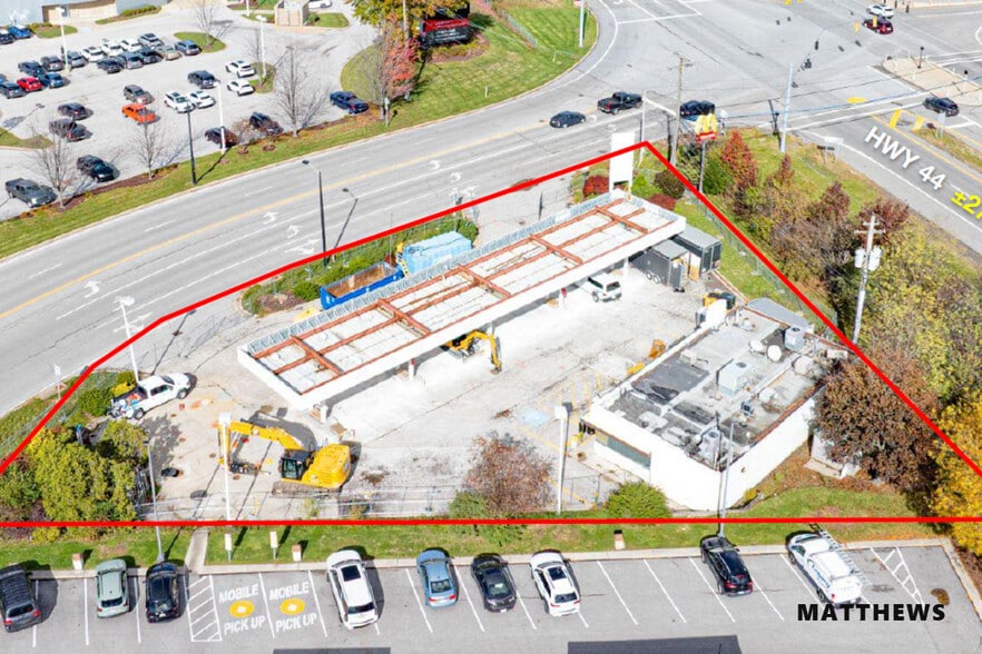 Primary Photo Of 7515 Auburn Rd, Painesville Service Station For Sale