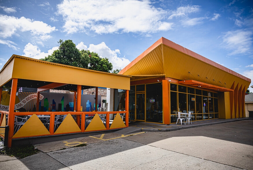 Primary Photo Of 1402 Westheimer Rd, Houston Restaurant For Lease