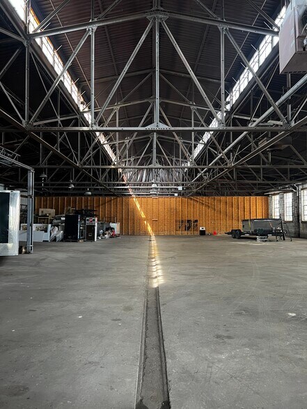 More Photos Of 1102 E Washington St, Indianapolis Industrial For Lease