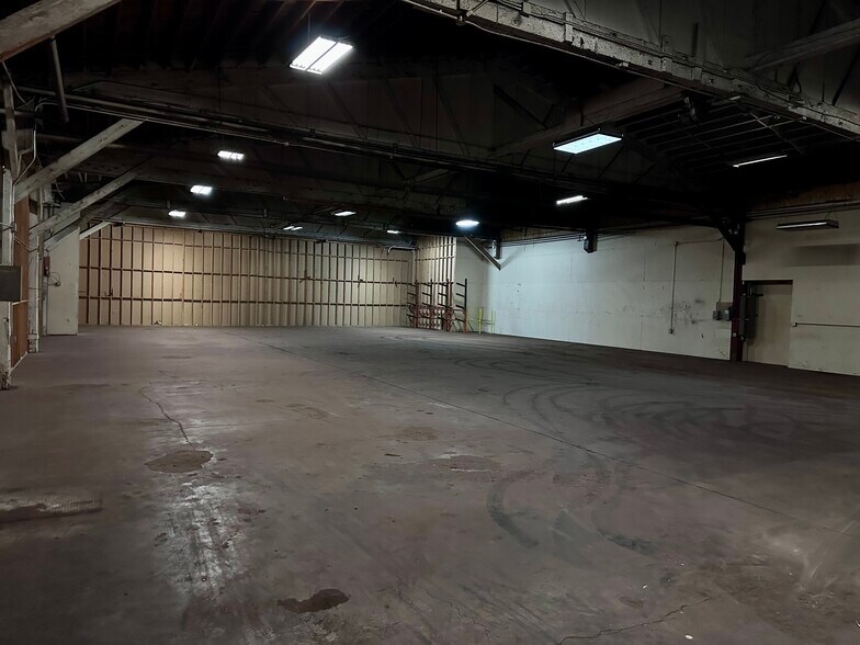 More Photos Of 9493 Porter Rd SE, Aumsville Manufacturing For Lease