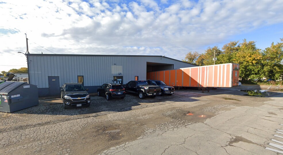 Primary Photo Of 3432 W Highview Dr, Grand Chute Manufacturing For Lease