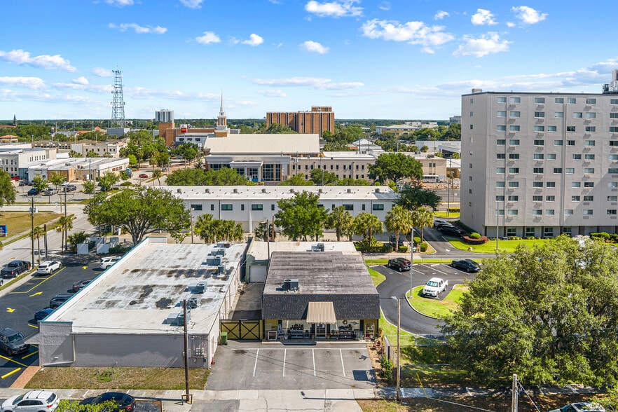 More Photos Of 155 Avenue B SW, Winter Haven Storefront For Sale