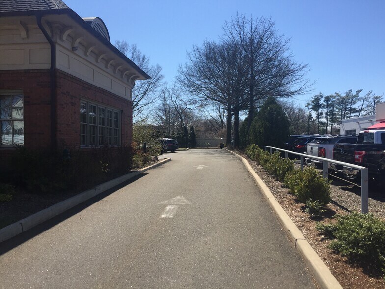 More Photos Of 85 East Putnam Ave, Cos Cob Bank For Lease