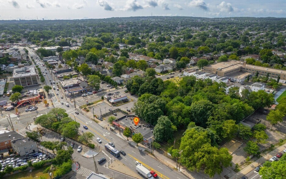 More Photos Of 1686 Forest Ave, Staten Island Freestanding For Sale