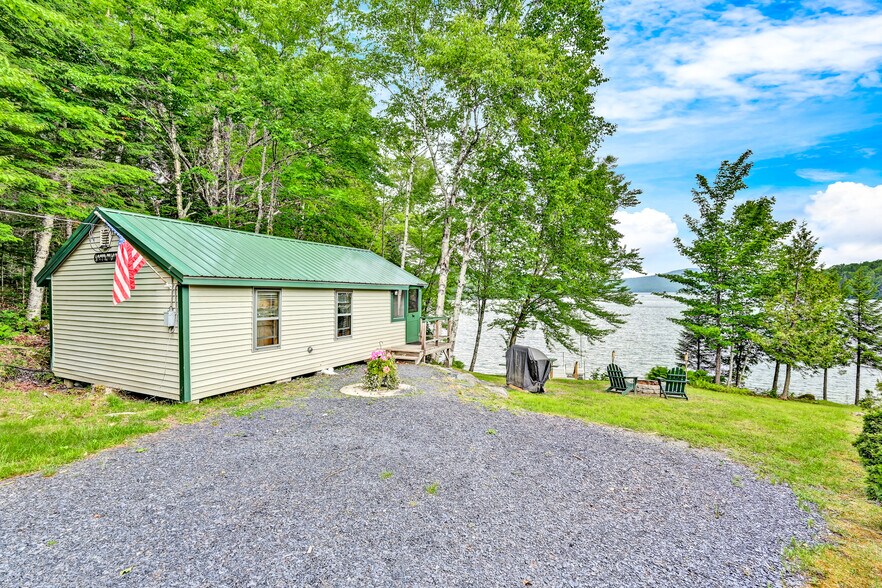 More Photos Of 15 Lower Wilson Pond Rd, Greenville Specialty For Sale