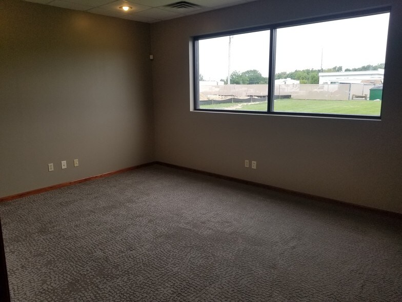 More Photos Of 2436 US Highway 41, Schererville Office For Lease