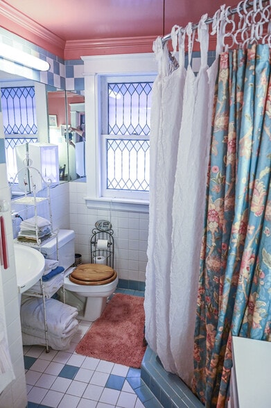 More Photos Of 1272 SW Fillmore St, Topeka Hospitality For Sale