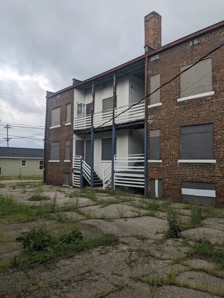 More Photos Of 1178 E 167th St, Cleveland Apartments For Sale