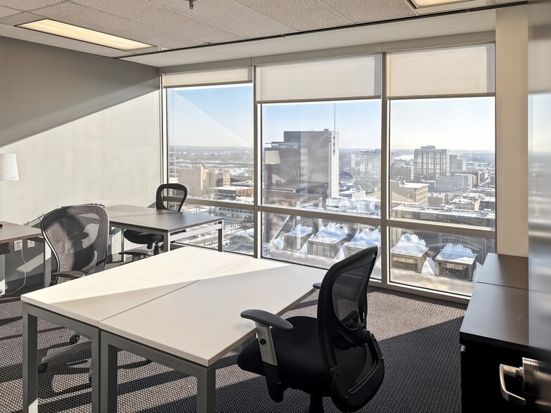 More Photos Of 400 W Capitol Ave, Little Rock Coworking Space