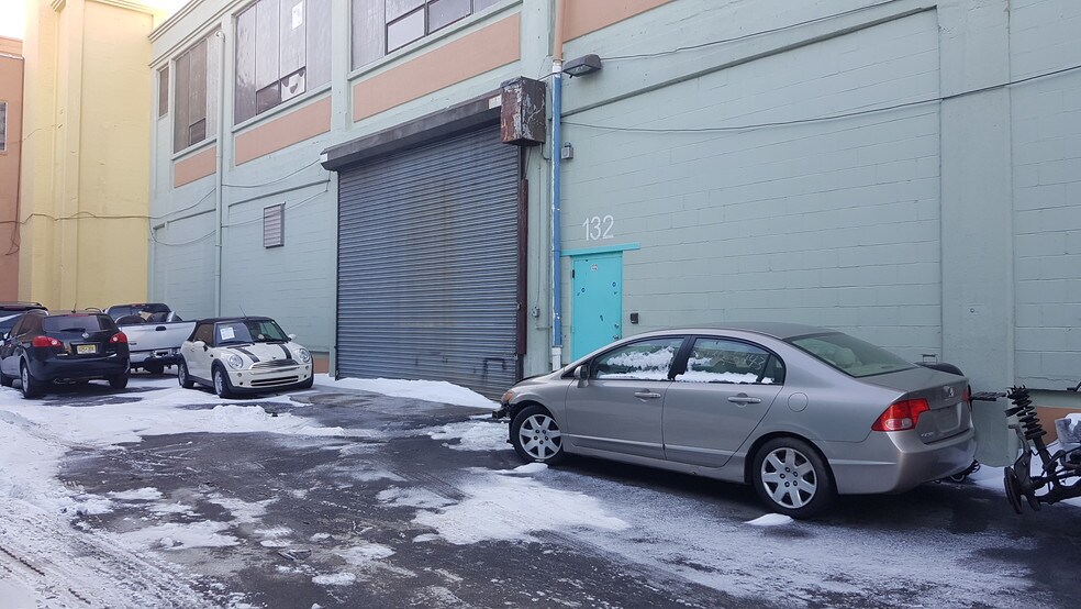 More Photos Of 28 Albert Ave, Newark Industrial For Lease