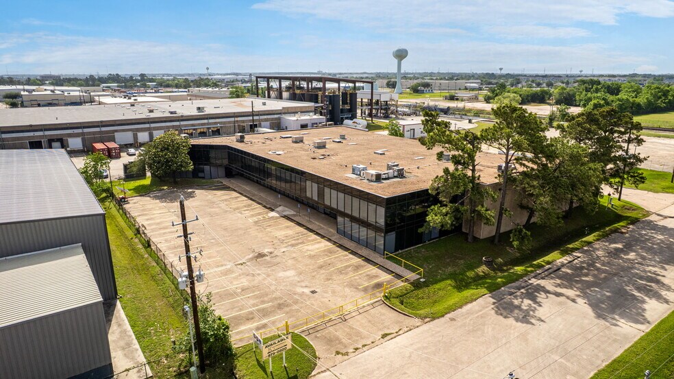 More Photos Of 18120 Ammi Trl, Houston Light Manufacturing For Lease
