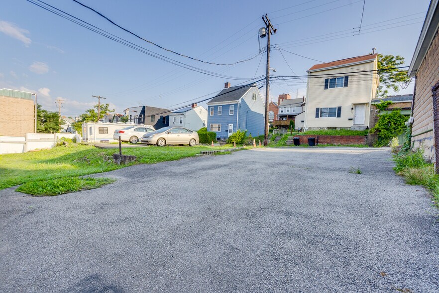 More Photos Of 745 E Warrington Ave, Pittsburgh Medical For Lease